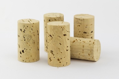 First Grade Natural Cork Stoppers for Medium Time Cellar Aging